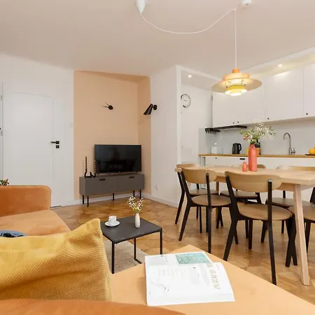 Family With Two Bedrooms And Balcony In By Renters Apartamento *