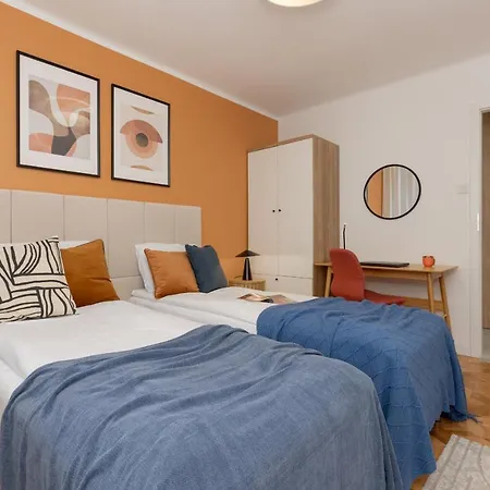 Family With Two Bedrooms And Balcony In By Renters Apartament Warszawa