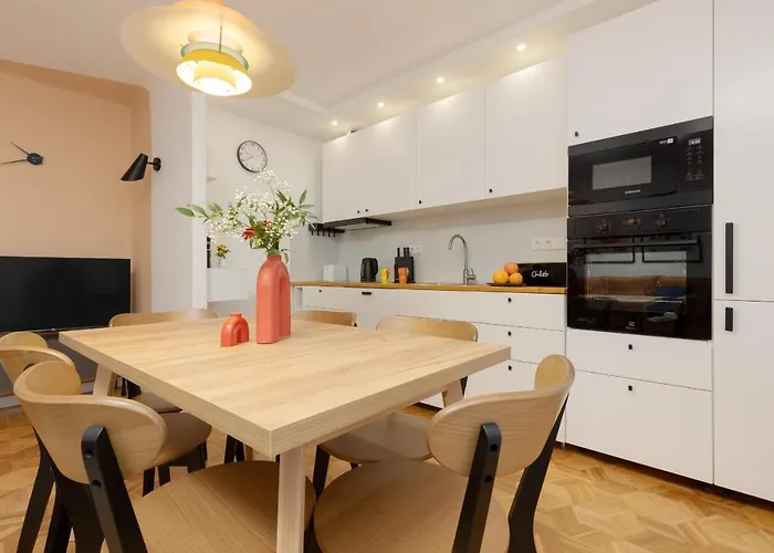 Family With Two Bedrooms And Balcony In By Renters *