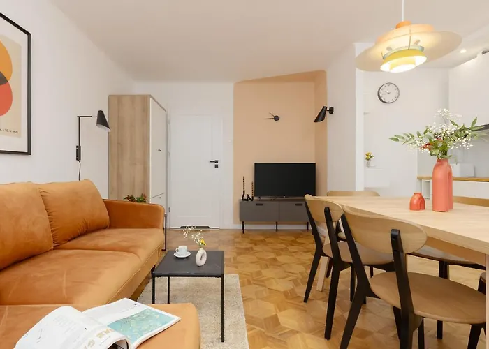 Family With Two Bedrooms And Balcony In By Renters Warschau